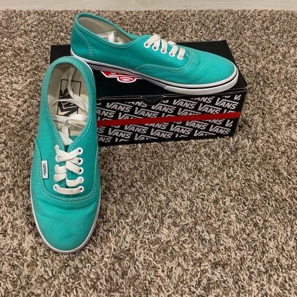 Vans - Picture 2 of 4